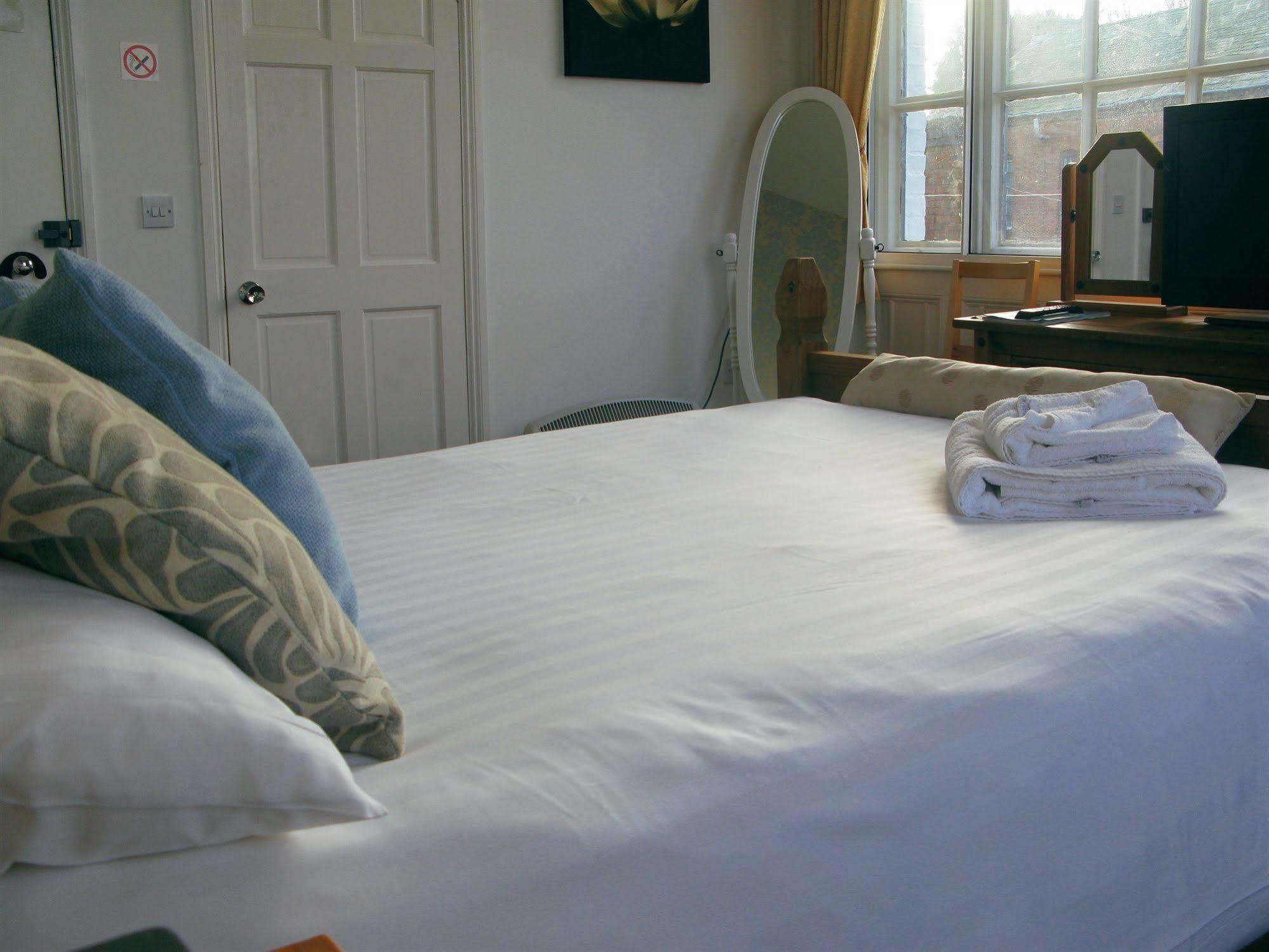The Littleton Arms Hotel เพนคริดจ์ ภายนอก รูปภาพ